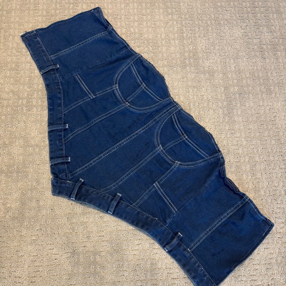 Medium Wash Denim Corset Top | Strapless & Chic - Picture 5 of 7